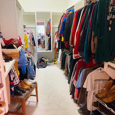 Lot 13: Closet Selection