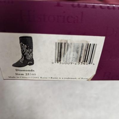 Just The Right Shoe Diamonds & Perfectly Python With Boxes