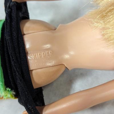 Vintage Mattel Skipper Carrying Case With Skipper Doll And Cloths