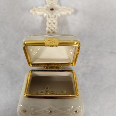 Vintage Lenox Treasures Porcelain Box