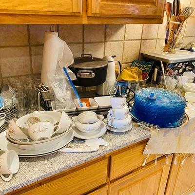 Lot 31: Kitchen Counter Selection