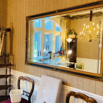 Lot 32: Home Decor & More
