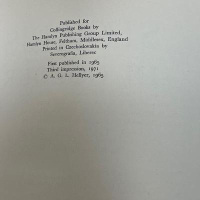 Lot of Garden Books: Seeds, Shrubs, Cactus, Annuals, Vegetables and Western Garden