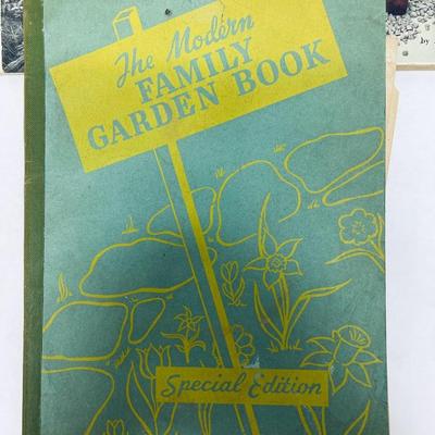 7 pc lot - Garden Plants Books & Pamphlets
