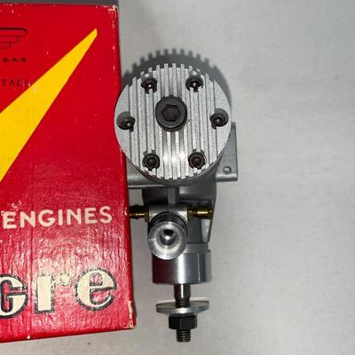 Super Tigre G-21/35 RC Airplane Engine W/Box