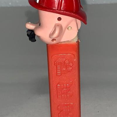 Vintage 3.4 Fireman PEZ Dispenser, No Feet