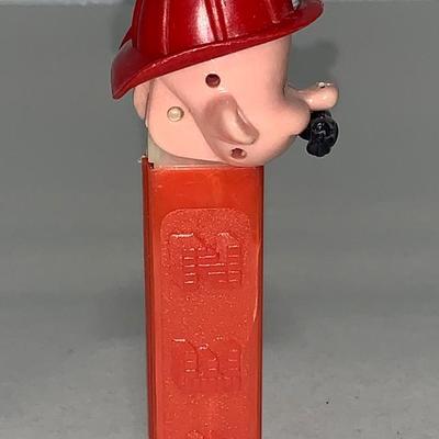Vintage 3.4 Fireman PEZ Dispenser, No Feet