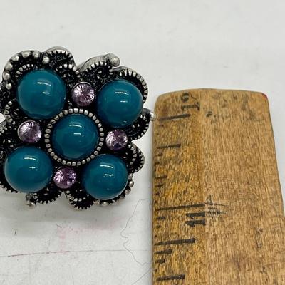 Fashion Ring with 5 Faux Turquoise Stones and 4 Amethyst-like Stones