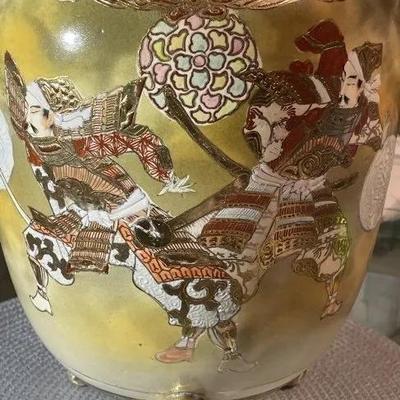 UNIQUE Japanese Satsuma Meiji Period Earthenware Footed Jar/Vase Samurai Warriors in Battle c1870 19