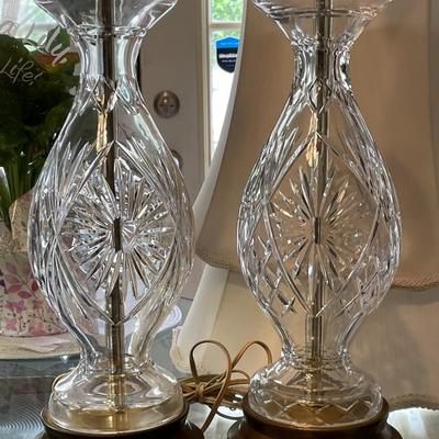 Vintage Pair of Mid-Century Leaded Glass Lamps w/Shades in Good Preowned Condition as Pictured.