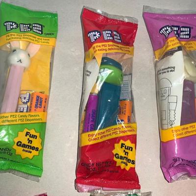 PEZ Lot 4 - 10 PEZ Dispensers MIP