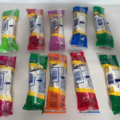 PEZ Lot 4 - 10 PEZ Dispensers MIP