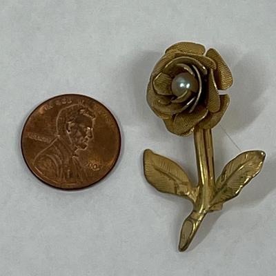Small Gold Tone Rose with white pearl center