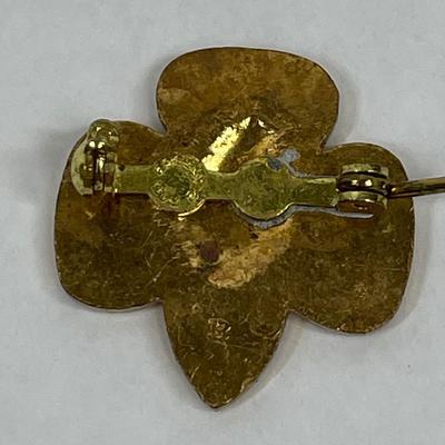 Girl Scout trefoil gold tone pin