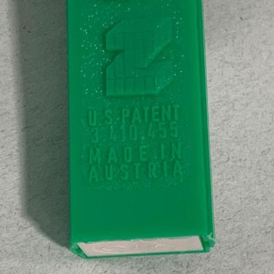 Vintage No Feet 3.4 Sheik PEZ Dispenser