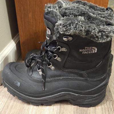 Black North Face Winter Boots