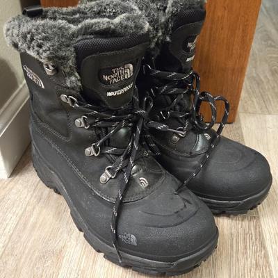 Black North Face Winter Boots