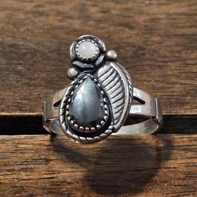 Vintage Native American Ring Sterling Silver, Hematite, and Mother of Pearl Ring