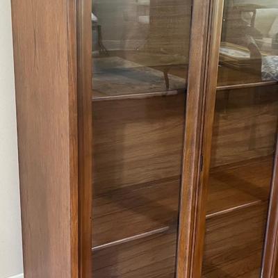 BROYHILL 1960s Plinth Hutch