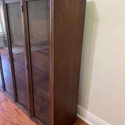 BROYHILL 1960s Plinth Hutch