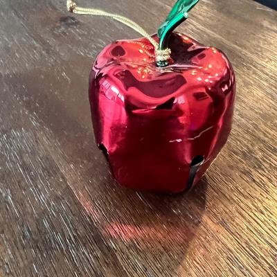 1995 Trump Tower Christmas Apple