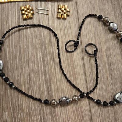 Broken Jewelry and Jewelry Pieces Lot
