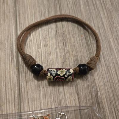 Broken Jewelry and Jewelry Pieces Lot