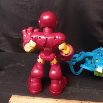ANIMATED MARVEL IRON MAN & FISHER PRICE IMAGINEXT SEA SERPENT