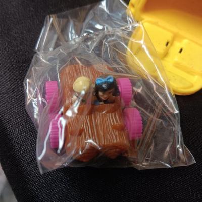 THE FLINTSTONES TOYS AND 3 FINGER PUPPETS