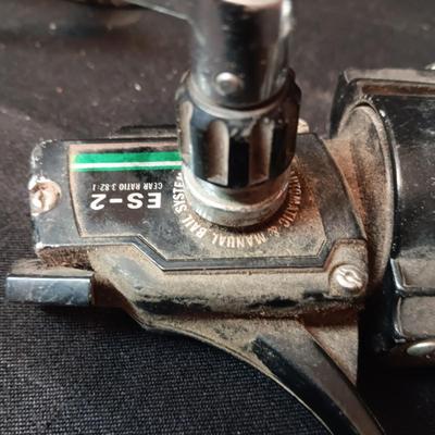 5 FISHING REELS IN NEED OF TLC