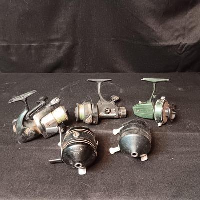 5 MORE FISHING REELS IN NEED OF TLC