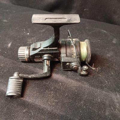 5 MORE FISHING REELS IN NEED OF TLC