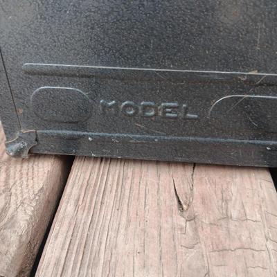 METAL TOOL BOX WITH HAND TOOLS