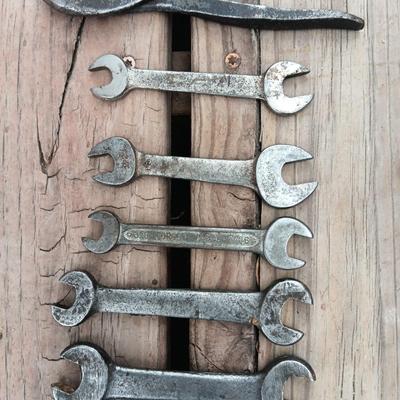VINTAGE AND ANTIQUE COMBINATION WRENCHES