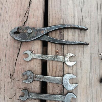 VINTAGE AND ANTIQUE COMBINATION WRENCHES