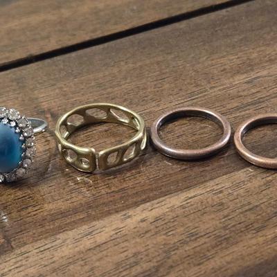 (4) Fashion Rings