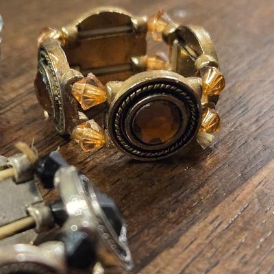 (4) Stretchable Rings