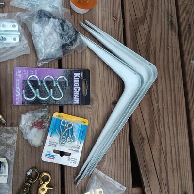 HOUSEHOLD HARDWARE AND A CLAMSHELL TOTE