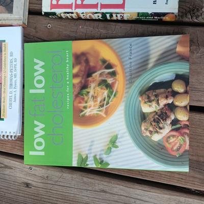NICE LARGE LOW FAT HEALTHY EATING COOKBOOKS