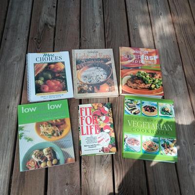 NICE LARGE LOW FAT HEALTHY EATING COOKBOOKS