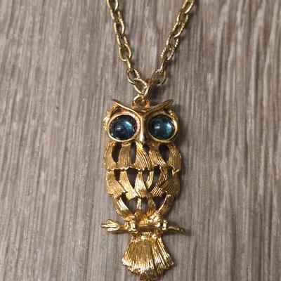 (3) Fashion Necklaces