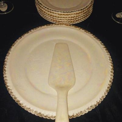 4 CRYSTAL STEMMED GLASSES, CAKE PLATE W/SERVER AND 6 CAKE PLATES