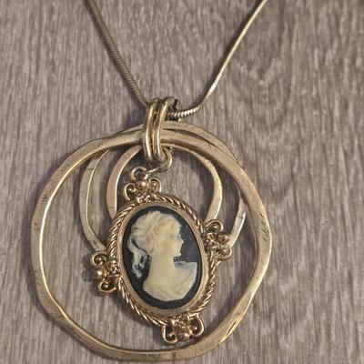 (3) Fashion Necklaces