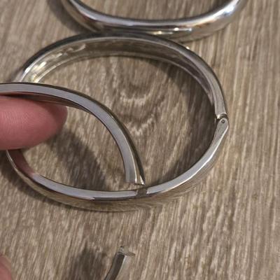(3) Silver Tone Silver Hinged Bangle Bracelets