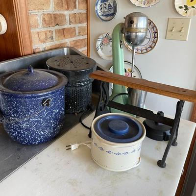 Lot of Vintage Kitchen Items