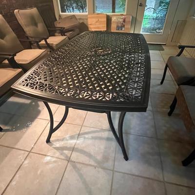 Patio Table & Eight Chairs (SR-RG)