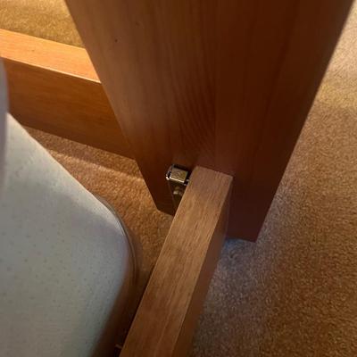 Four Poster Queen Bed (B3-MG)