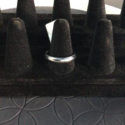 14kt white gold band ring (Size 13)