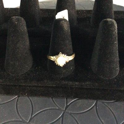 10kt gold pearl ring ( size 9)