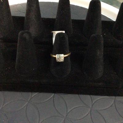 10 karat gold diamond ring (size 7)